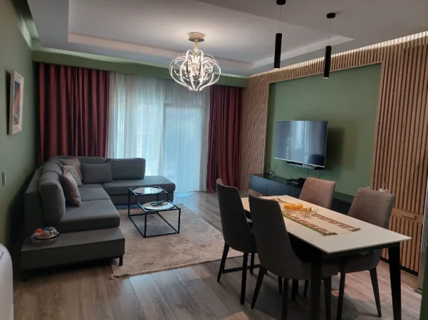 Tirane, jepet me qera apartament 3+1+Ballkon Kati 2, 125 m² 1.000 € (Selvia)