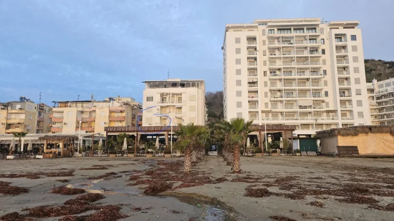 Shkembi Kavajes, jepet me qera apartament 1+1+Ballkon Kati 3, 70 m² 5.500 € (Pranë shkëmbit të Kavajës)