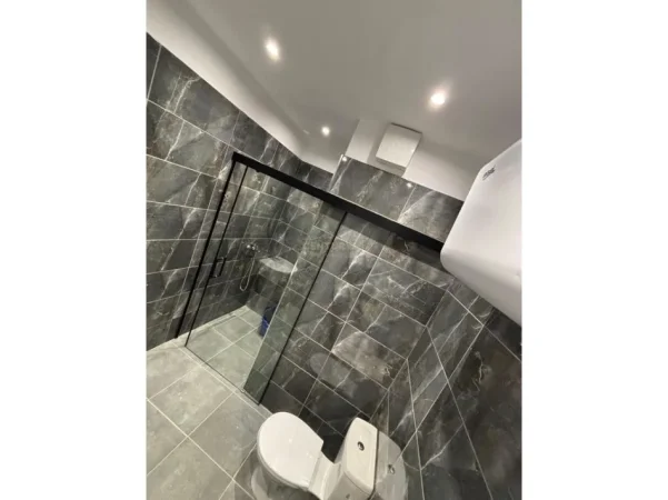 🏡Apartament 1+1+Post Parkimi – 650€/Muaj Kati 2, 75 m² (Xhamllik)