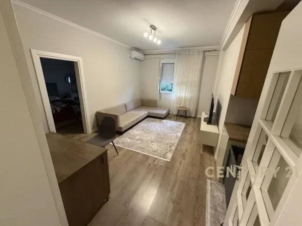 Tirane, shitet apartament 1+1 , 68 m² 140.000 € (kodra e diellit)