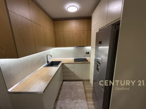 Tirane, shitet apartament 1+1 , 68 m² 140.000 € (kodra e diellit)