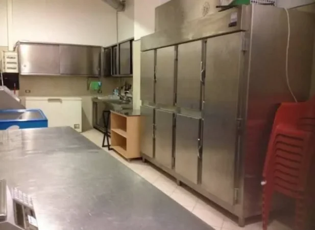 Tirane, shitet nga Pronari, pa-komision ambjent biznesi Kati 0, 97 m² 200.000 € (RRUGA SHKELQIM FUSHA)