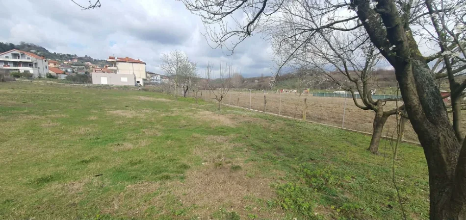 Tirane, shitet truall , 10.000 m² 1.000.000 € (Vore)