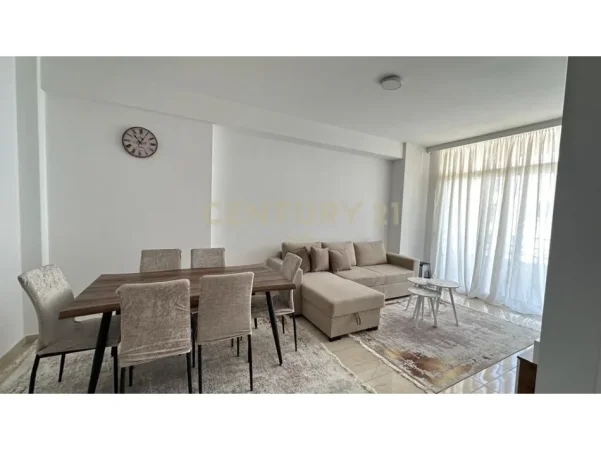 Tirane, jepet me qera apartament 2+1+Ballkon Kati 7, 90 m² 450 € (astir)