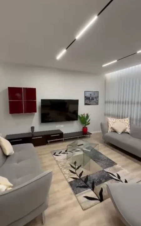 Tirane, jepet me qera apartament 2+1+Aneks+Ballkon Kati 10, 120 m² 1.200 € (Galeria Center)