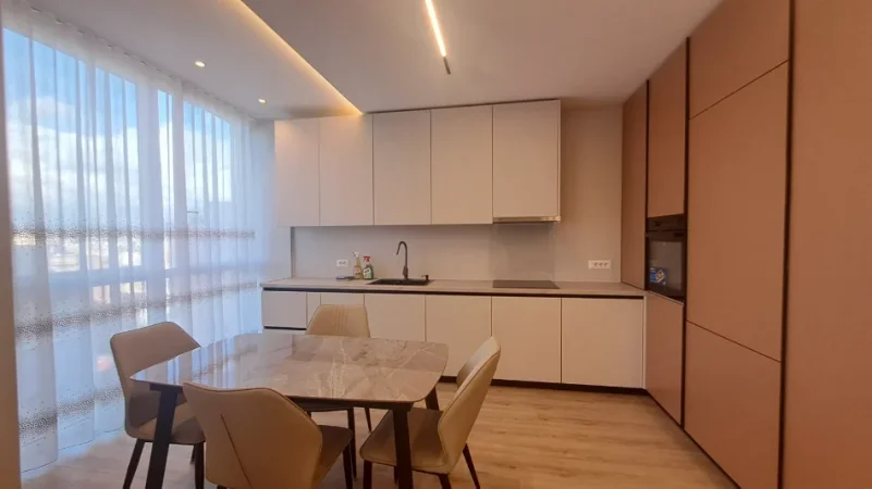 Tirane, jepet me qera apartament 2+1+Aneks+Ballkon Kati 10, 120 m² 1.200 € (Galeria Center)
