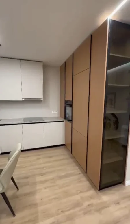 Tirane, jepet me qera apartament 2+1+Aneks+Ballkon Kati 10, 120 m² 1.200 € (Galeria Center)