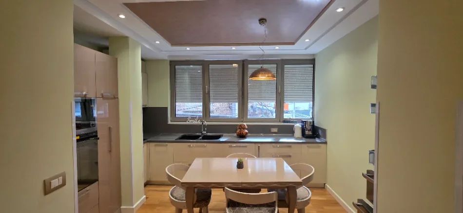 Tirane, jepet me qera apartament 2+1+Aneks Kati 1, 96 m² 1.000 € (Galeria Center)