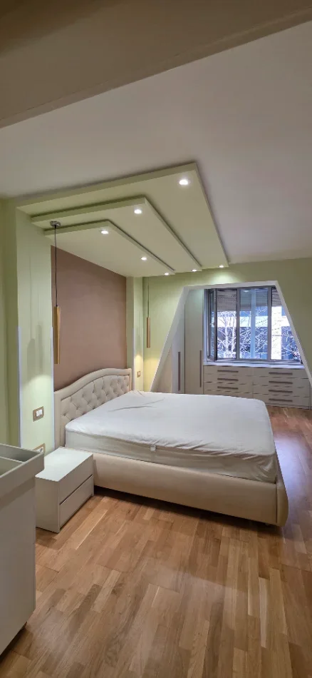 Tirane, jepet me qera apartament 2+1+Aneks Kati 1, 96 m² 1.000 € (Galeria Center)