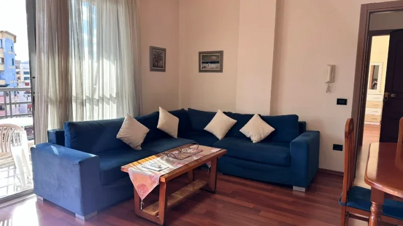 Tirane, jepet me qera apartament 1+1+Aneks+Ballkon Kati 7, 60 m² 800 € (Pazari i ri)