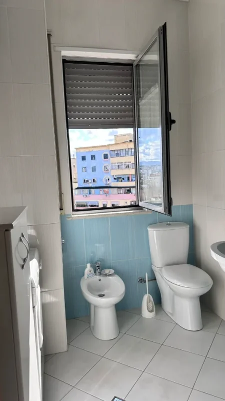 Tirane, jepet me qera apartament 1+1+Aneks+Ballkon Kati 7, 60 m² 800 € (Pazari i ri)