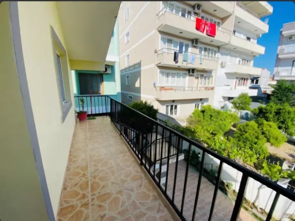 Durres, shitet Vile 2 Katshe Kati 2, 263 m² (Rruga e Plazhit Durres)