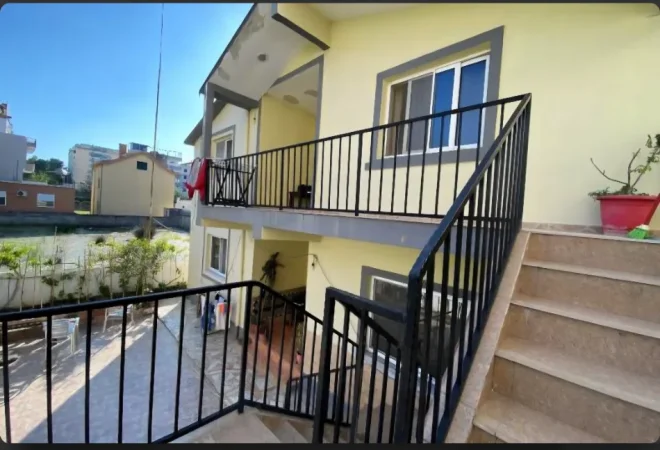 Durres, shitet Vile 2 Katshe Kati 2, 263 m² (Rruga e Plazhit Durres)