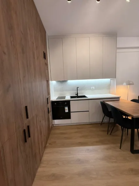 Tirane, jepet me qera apartament 1+1+Aneks Kati 7, 50 m² 500 € (Komoleksi Kadiu)