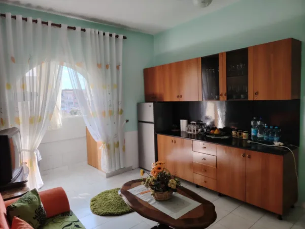 Elbasan, jepet me qera apartament 2+1+Aneks+Ballkon Kati 3, 65 m² 300 € (Qender - Bulevardi Qemal Stafa)