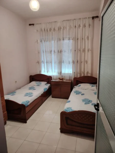 Elbasan, jepet me qera apartament 2+1+Aneks+Ballkon Kati 3, 65 m² 300 € (Qender - Bulevardi Qemal Stafa)
