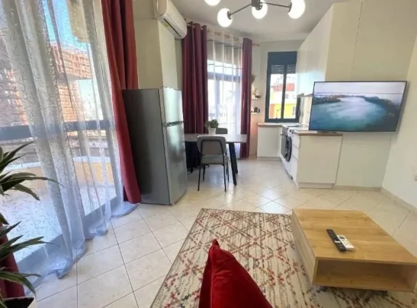 Tirane, jepet me qera apartament 1+1+Ballkon Kati 8, 60 m² 550 € 