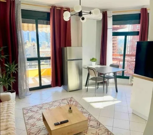 Tirane, jepet me qera apartament 1+1+Ballkon Kati 8, 60 m² 550 € 