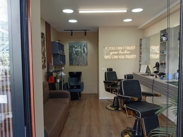 Tirane, jap me qera ambjent biznesi Kati 0, 1 m² (Zogu i zi)