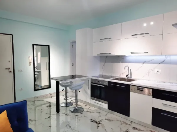 Tirane, jepet me qera garsonier 1+1 Kati 5, 43 m² 450 € 