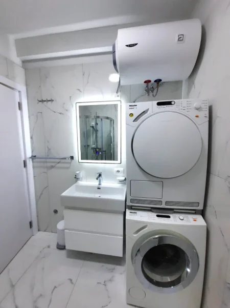 Tirane, jepet me qera garsonier 1+1 Kati 5, 43 m² 450 € 