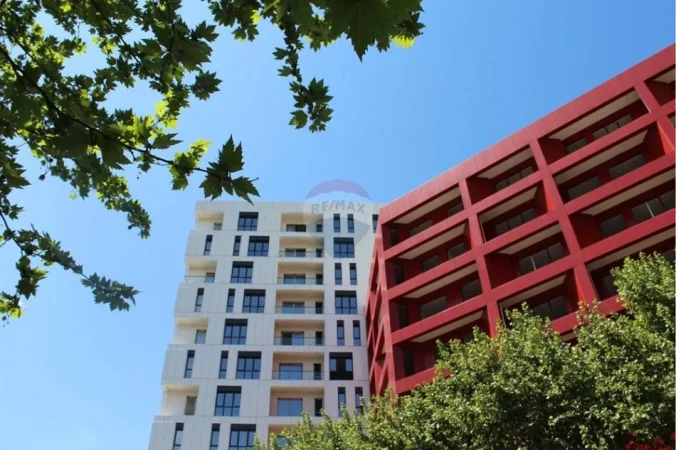 Tirane, jepet me qera zyre , 200 m² 2.200 € (Farmacia 10)