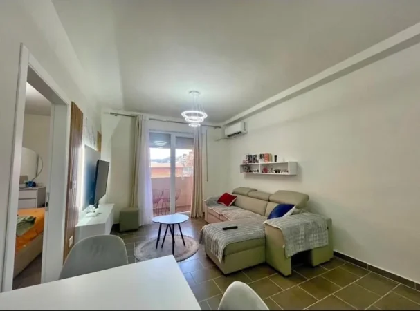 Tirane, jepet me qera apartament 1+1 Kati 8, 66 m² 500 € 