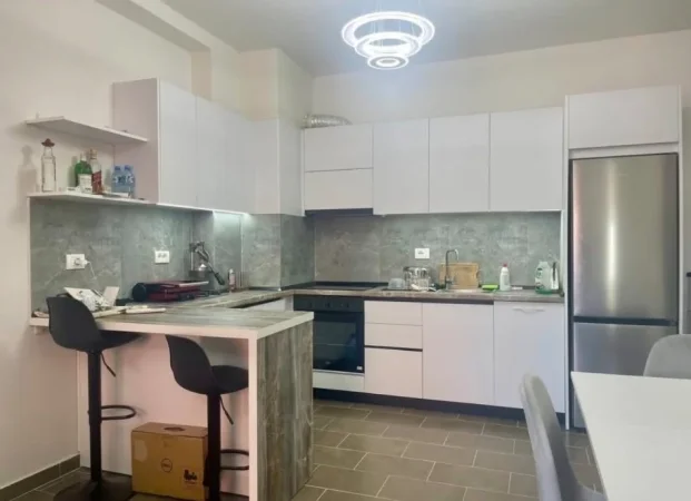 Tirane, jepet me qera apartament 1+1 Kati 8, 66 m² 500 € 