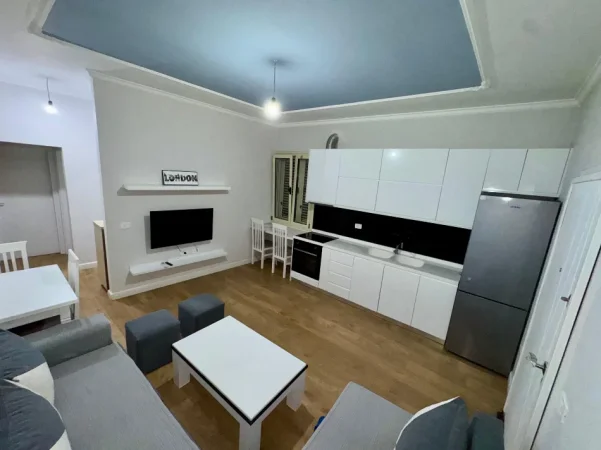 Tirane, jepet me qera apartament 1+1+Aneks Kati 2, 400 € (Selitë)