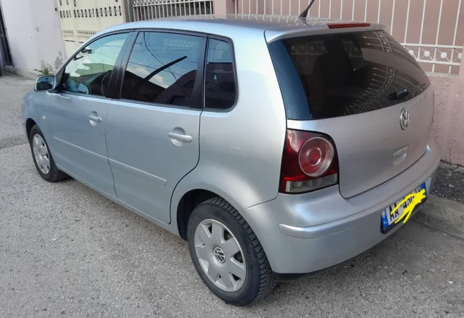 Tirane, shes makine Volkswagen Polo 1.4 Nafte, 2000€