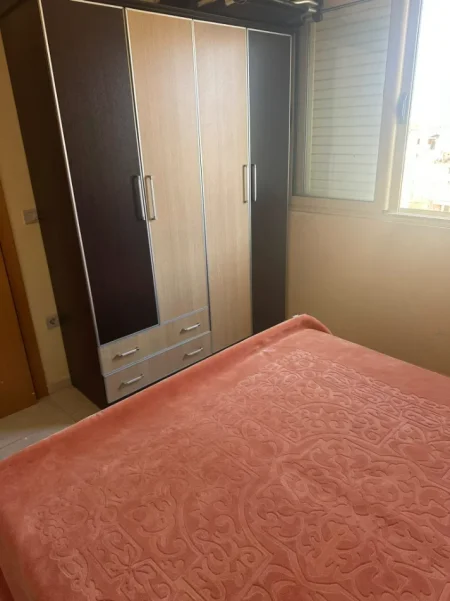 Radhime - Orikum, jepet me qera apartament 1+1 Kati 5, 40 m² 500 € (Pallatet ngjitur me Hotel Adriatik)