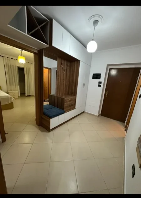 Tirane, jepet me qera apartament 2+1 Kati 2, 70 m² 500 € 