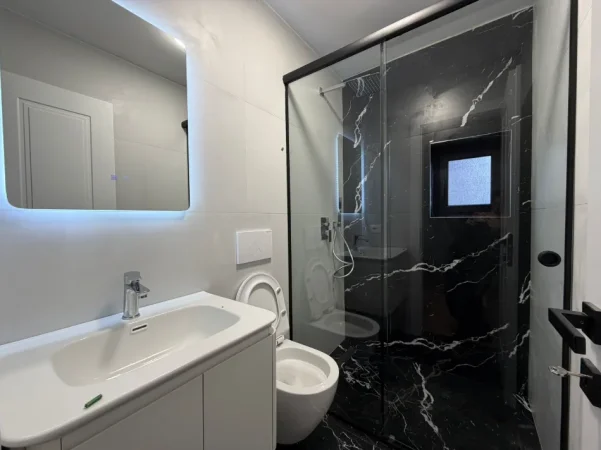 SHITET: 1+1 & 1 Bllk  (📍Kyqëzimi 21 dhjetorit / Diamond dental ) ✨️ Sapo investuar || 100% e re - 45 m² 🔥125.000€