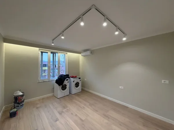 SHITET: 1+1 & 1 Bllk  (📍Kyqëzimi 21 dhjetorit / Diamond dental ) ✨️ Sapo investuar || 100% e re - 45 m² 🔥125.000€