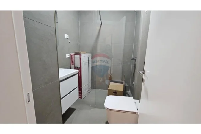 Tirane, jepet me qera apartament 2+1+Ballkon , 1.800 € (Lake View Residences, Liqeni i Tiranes)