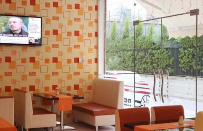 Tirane, shitet nga Pronari, pa-komision ambjent biznesi Kati 0, 97 m² 200.000 € (Rruga Shkelqim Fusha)