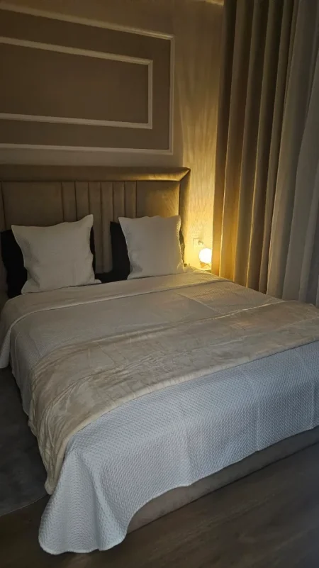 Tirane, jepet me qera apartament 1+1+Ballkon Kati 5, 65 m² 500 €