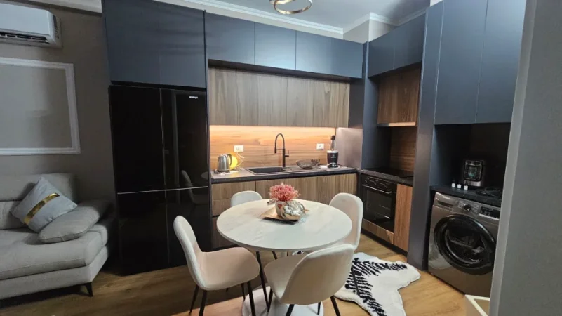 Tirane, jepet me qera apartament 1+1+Ballkon Kati 5, 65 m² 500 €