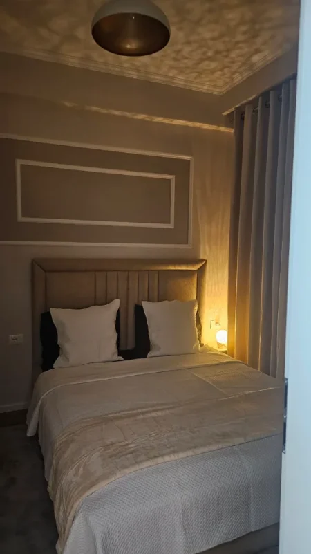 Tirane, jepet me qera apartament 1+1+Ballkon Kati 5, 65 m² 500 €