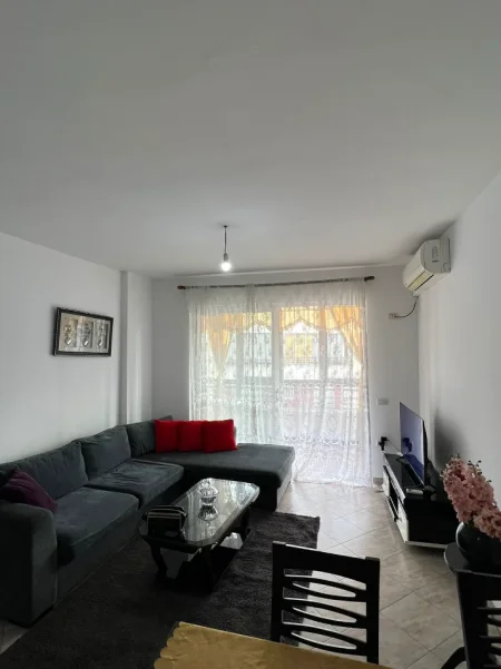 Tirane, jepet me qera apartament 1+1+Ballkon Kati 6, 72 m² 400 € 