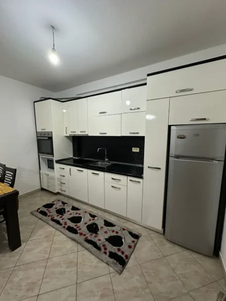 Tirane, jepet me qera apartament 1+1+Ballkon Kati 6, 72 m² 400 € 