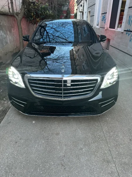 Tirane, shes makine Mercedes W222 look 2020 Nafte, e zeze automatik Klima 250.000 km 24.000 €