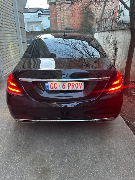 Tirane, shes makine Mercedes W222 look 2020 Nafte, e zeze automatik Klima 250.000 km 24.000 €