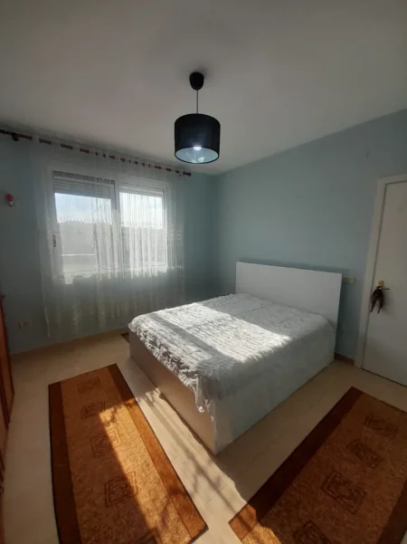 Tirane, jepet me qera apartament 1+1+Ballkon Kati 7, 70 m² 400 € (Kompleksi Fratari, Astir ,Tiranë)