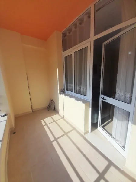 Tirane, jepet me qera apartament 1+1+Ballkon Kati 7, 70 m² 400 € (Kompleksi Fratari, Astir ,Tiranë)
