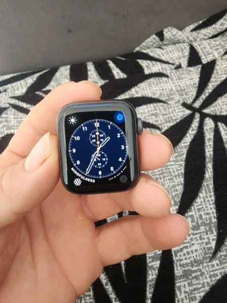 Elbasan, shes SmartWatch Shitet Apple watch series 5 44mm origjinale