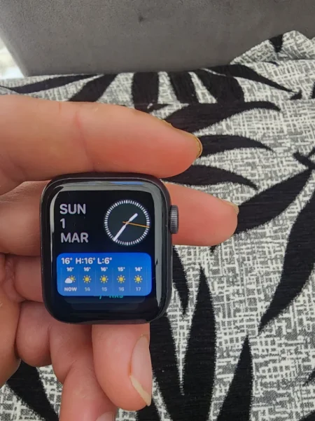 Elbasan, shes SmartWatch Shitet Apple watch series 5 44mm origjinale