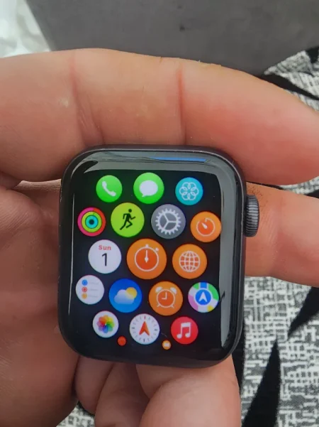 Elbasan, shes SmartWatch Shitet Apple watch series 5 44mm origjinale