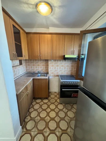 Tirane, jepet me qera apartament 3+1+Ballkon Kati 3, 100 m² (Ish Stacioni fundit Tr se Re te Mulliri)