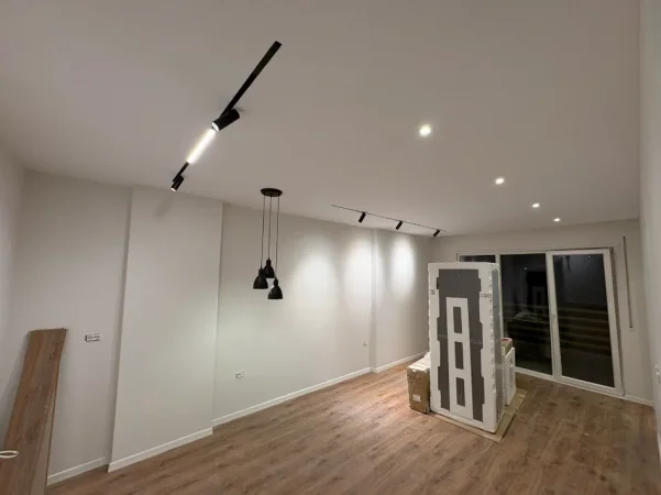 Tirane, jepet me qera apartament 1+1+Ballkon Kati 2, 61 m² 650 € (Kompleksi E88)